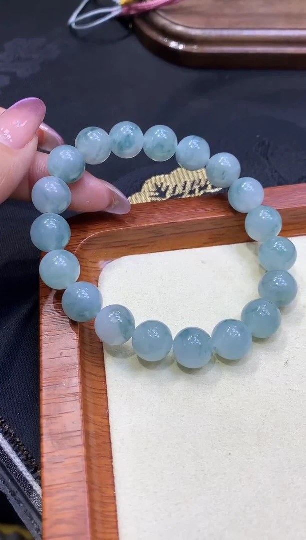 未镶嵌挂件翡翠手串