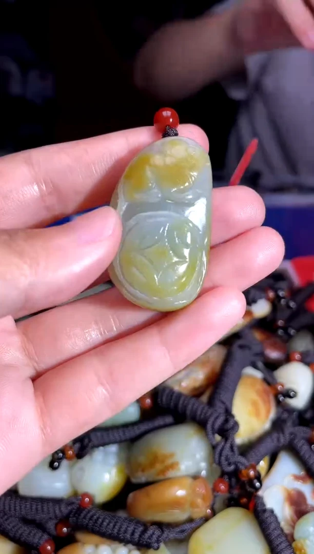 和田玉未镶嵌挂件1