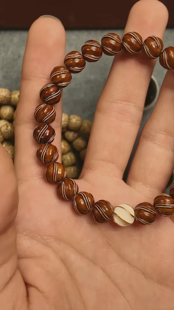 吊坠白玉菩提蓝**空缠丝