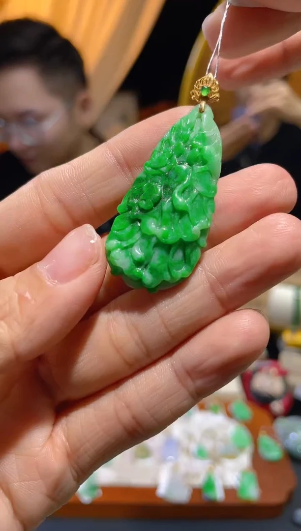 【闪购商品】翡翠颈饰18K金镶嵌假一赔三