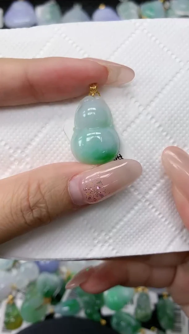 颈饰18K金镶嵌翡翠1111111111