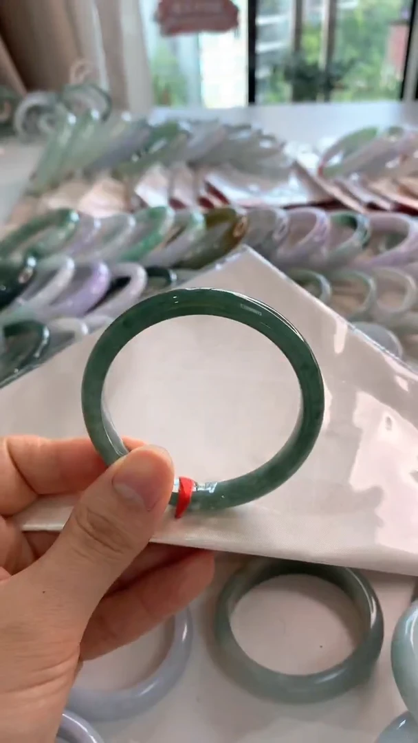 未镶嵌手镯翡翠54冰油绿