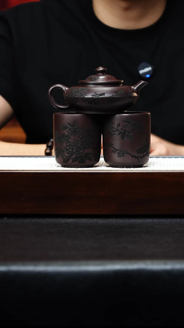 茶壶紫砂宜兴紫砂 笠帽 赤龙血砂 赵园静（一壶两杯）h433