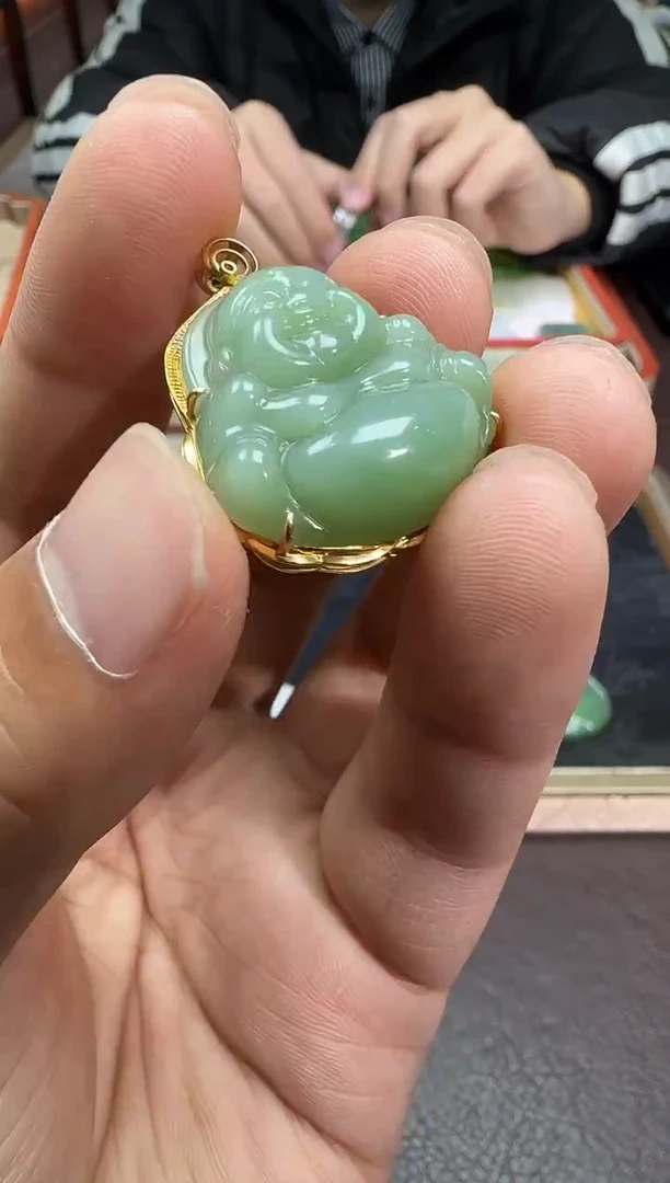 18K金镶嵌和田玉挂件【陆103】129 7026