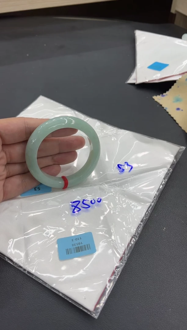 未镶嵌手镯翡翠米*?翡翠手镯