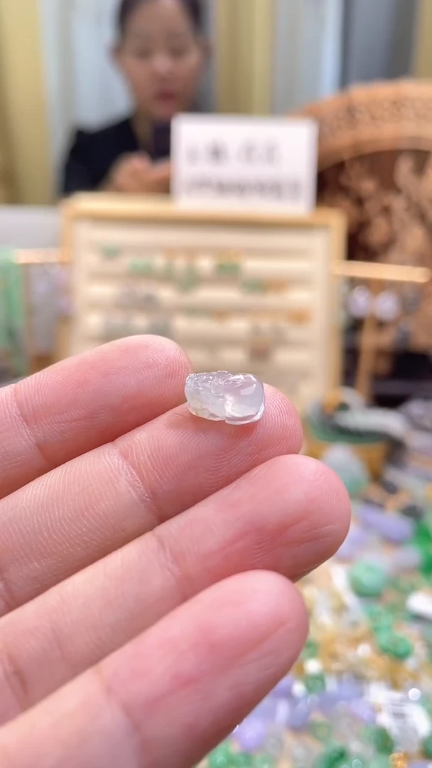 颈饰未镶嵌翡翠貔貅