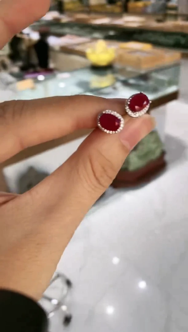 【闪购商品】红宝石耳饰银S925镶嵌耳钉