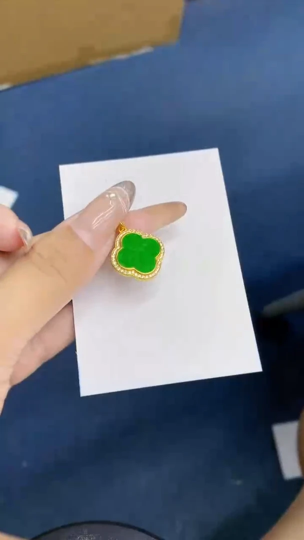 颈饰未镶嵌翡翠1