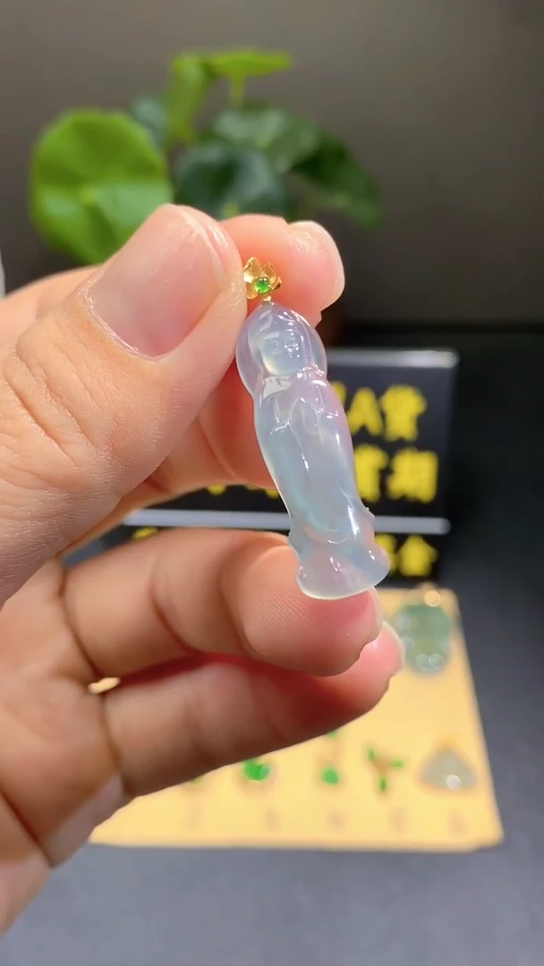 颈饰18K金镶嵌翡翠翡翠A货