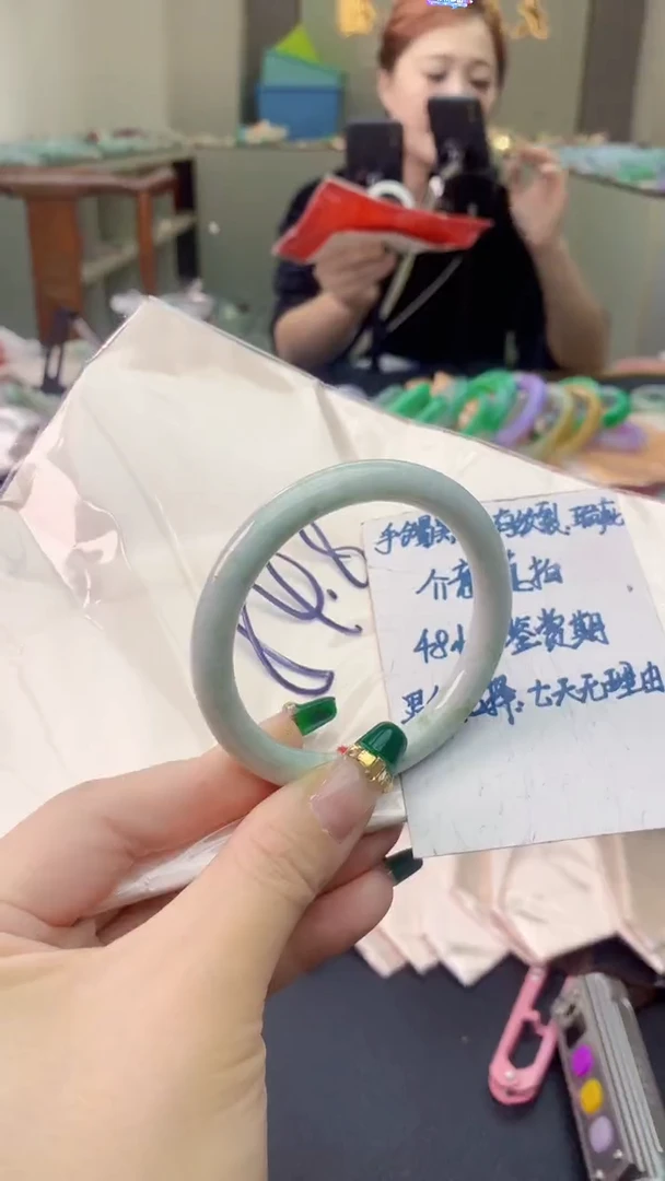 翡翠手镯未镶嵌0667460633