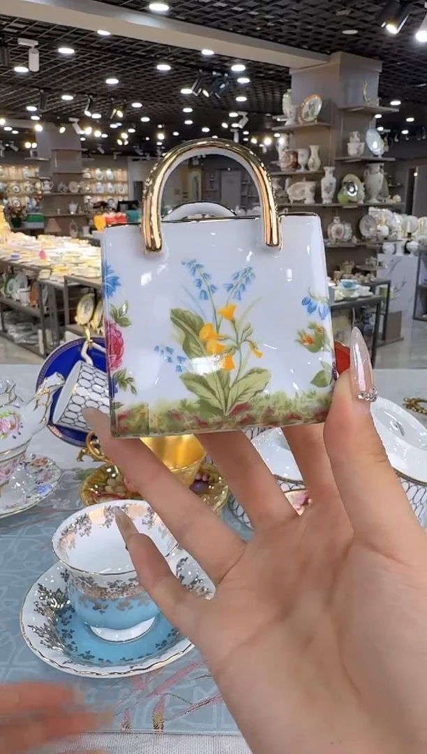 骨瓷娜娜中古器物如图所示6