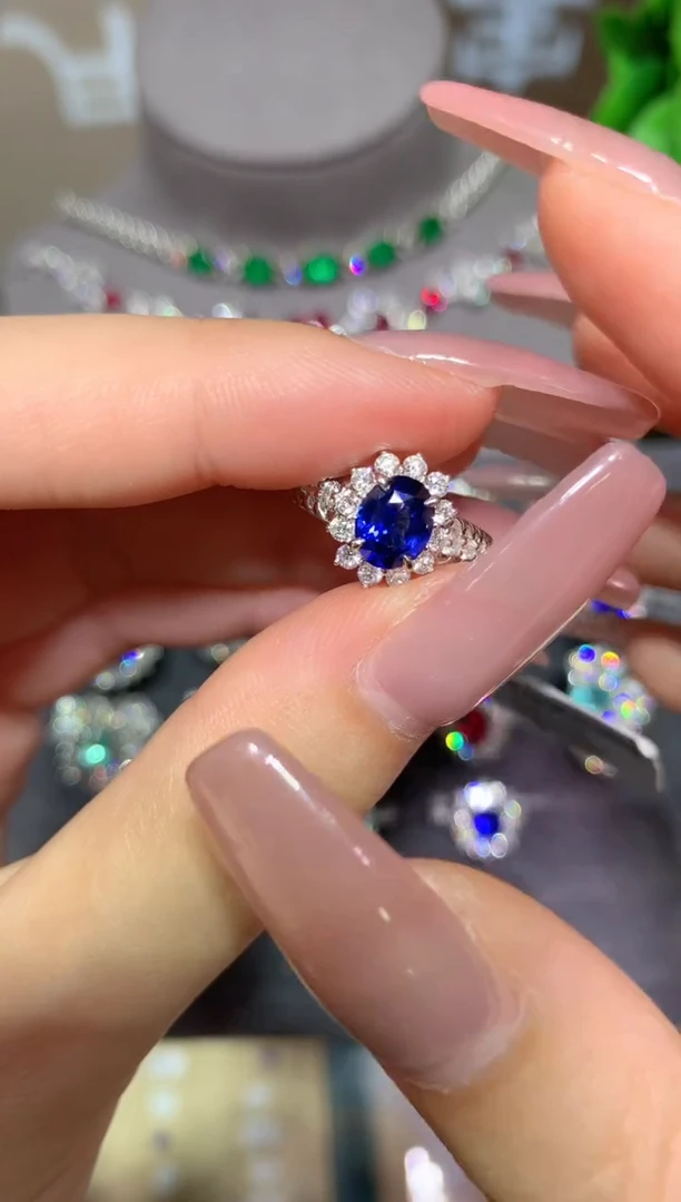 戒指蓝宝石18K金镶嵌1.2CT