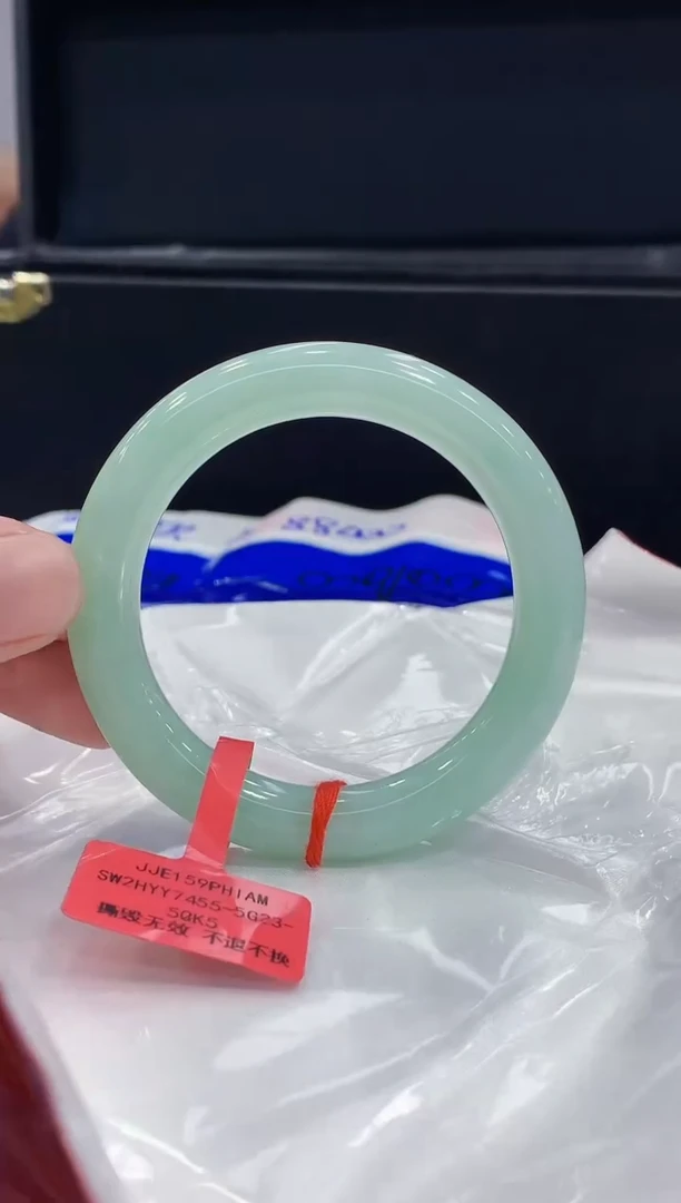 未镶嵌手镯翡翠翡翠手镯