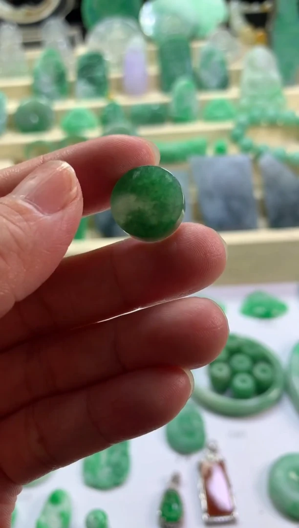 未镶嵌定制翡翠挂件