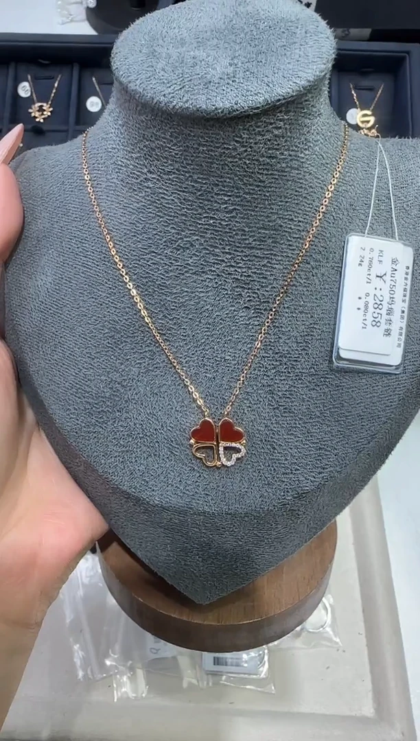 颈饰18K金镶嵌钻石妮*2372