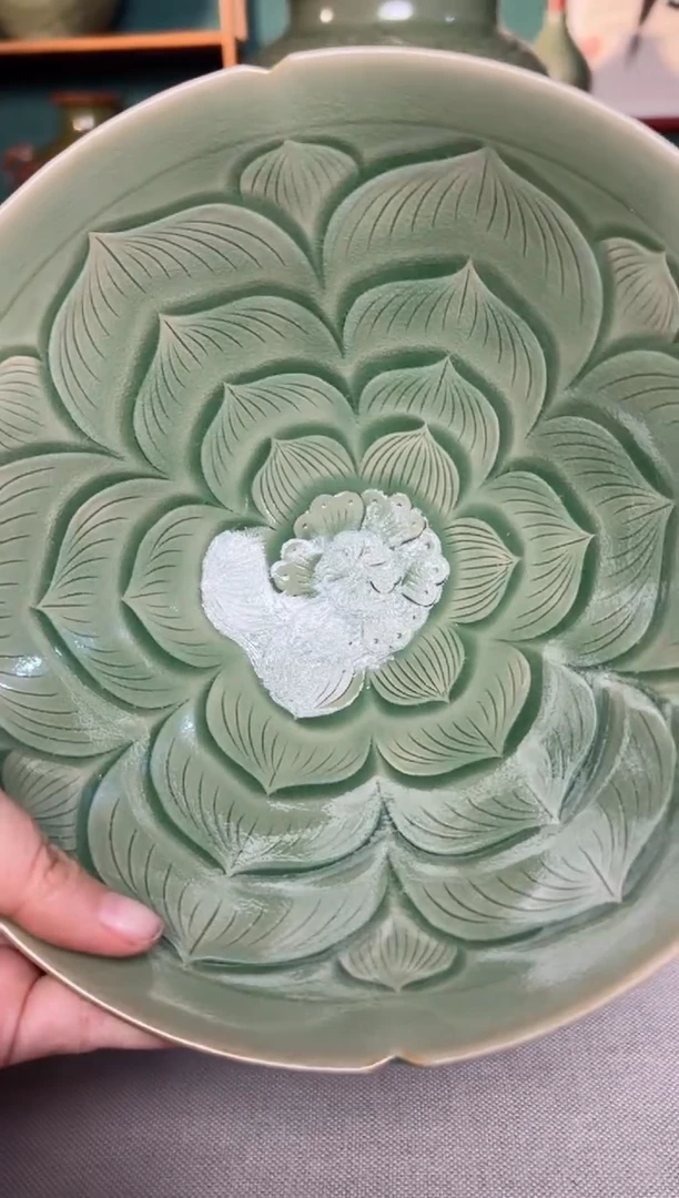 【闪购商品】其他纯手工内外双刻宝象莲瓣葵口出筋斗笠碗