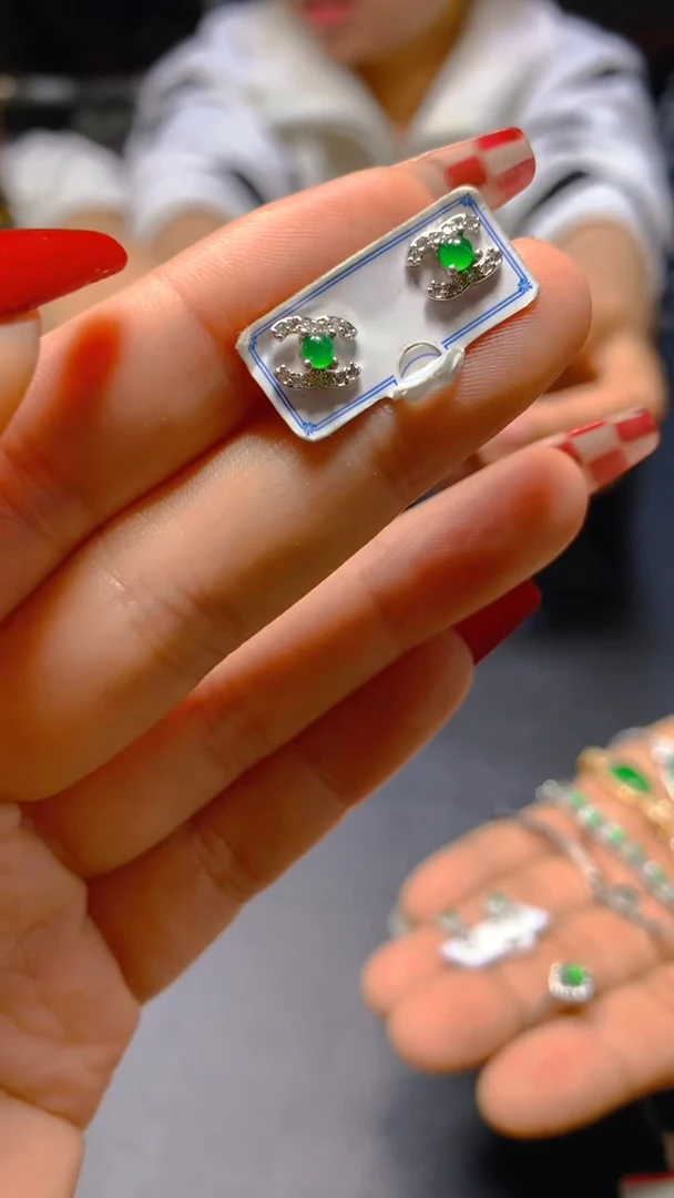 【闪购商品】翡翠耳饰未镶嵌0766362873多样性发一