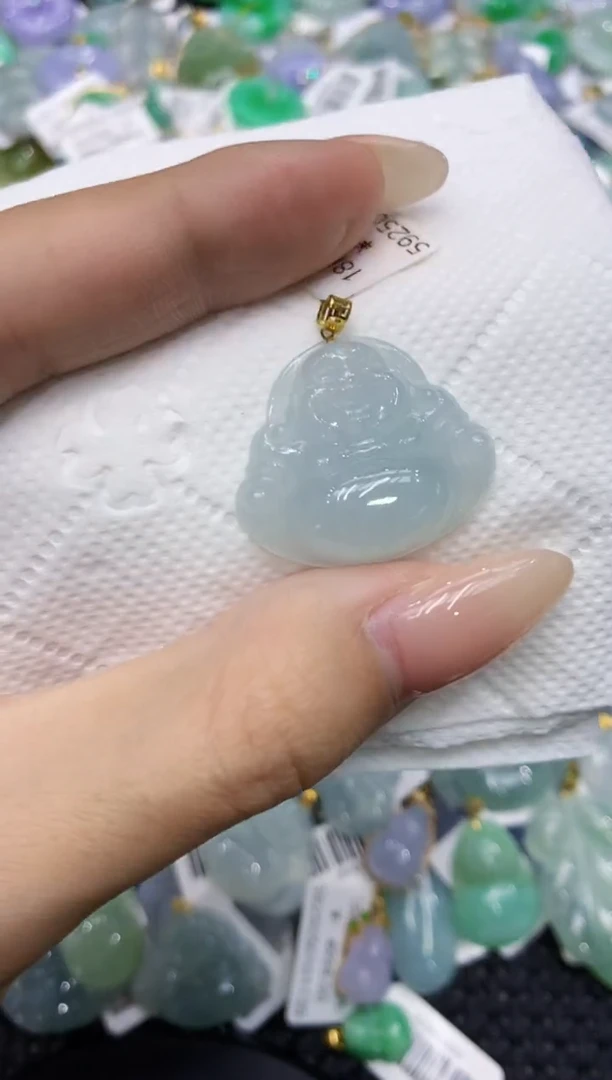 翡翠18K金镶嵌颈饰111111111111