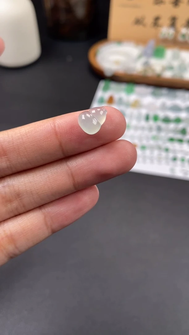 翡翠未镶嵌颈饰翡翠冰种葫芦