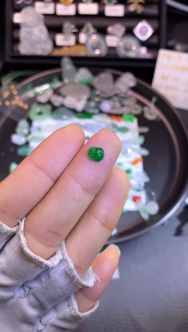 【闪购商品】翡翠挂件未镶嵌金蟾