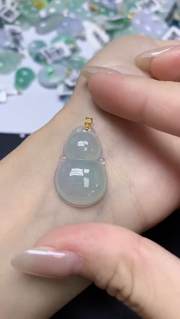 翡翠18K金镶嵌颈饰天然缅甸翡翠A货