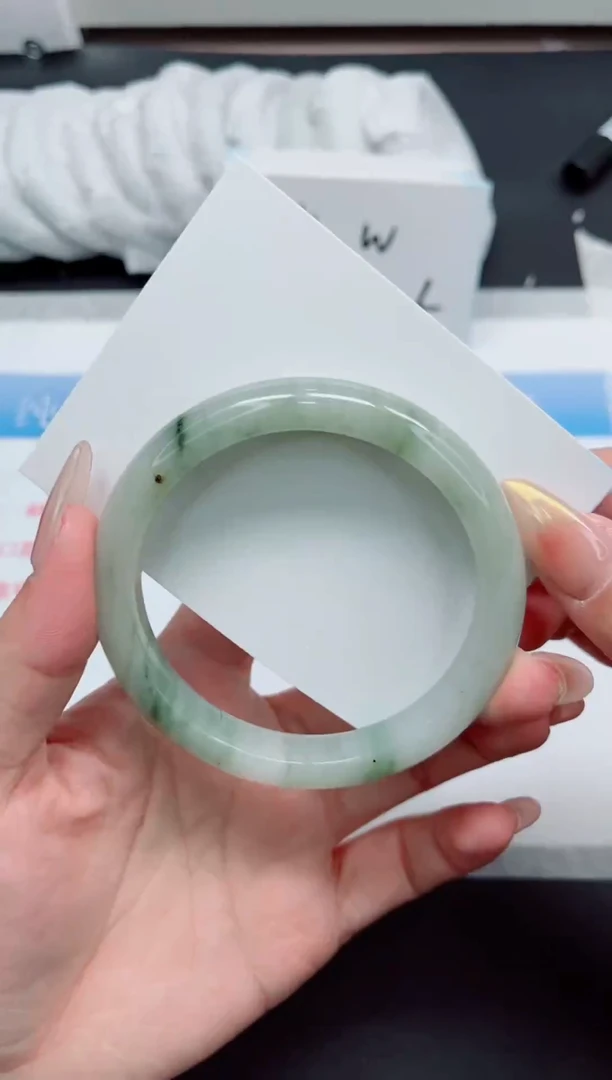 【闪购商品】石英质玉手镯未镶嵌218-62