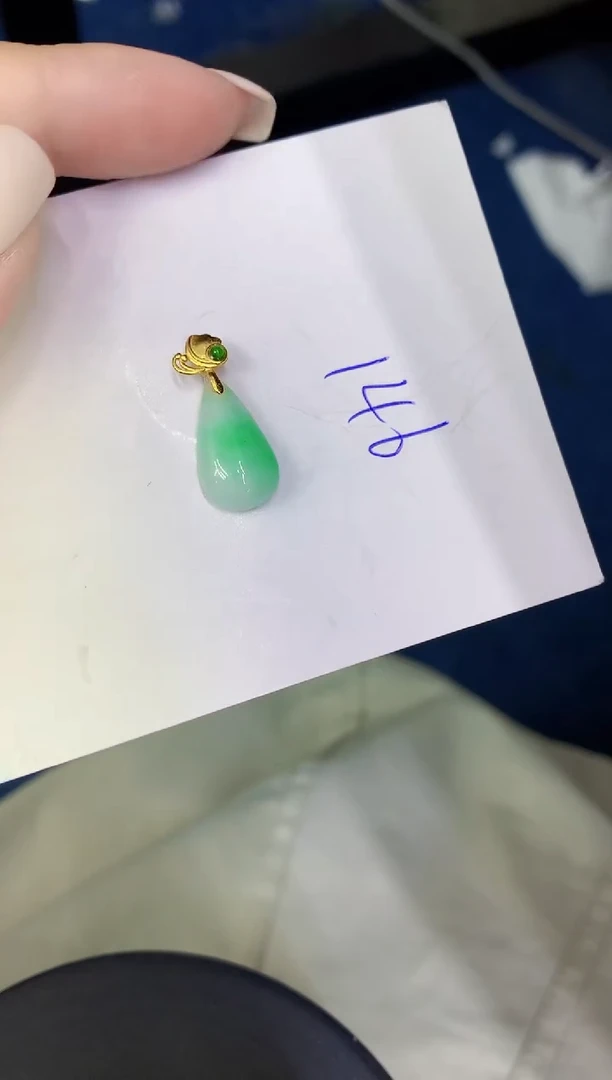 颈饰未镶嵌翡翠缅甸天然翡翠A货