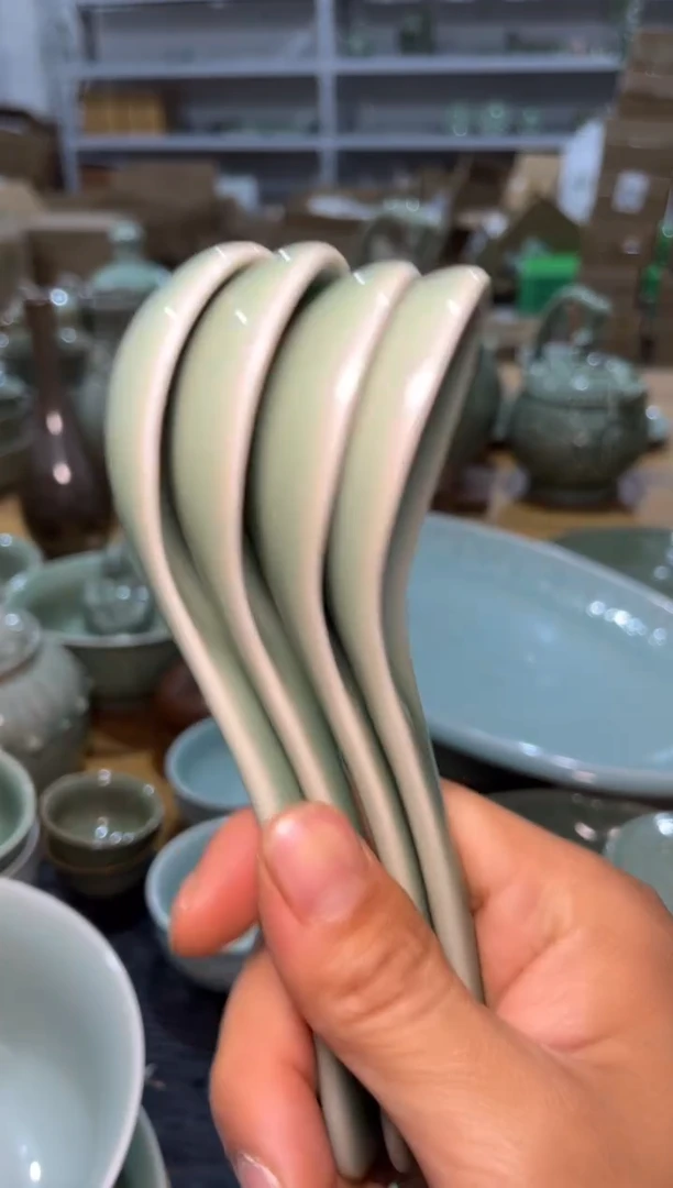 瓷青釉小勺子4只