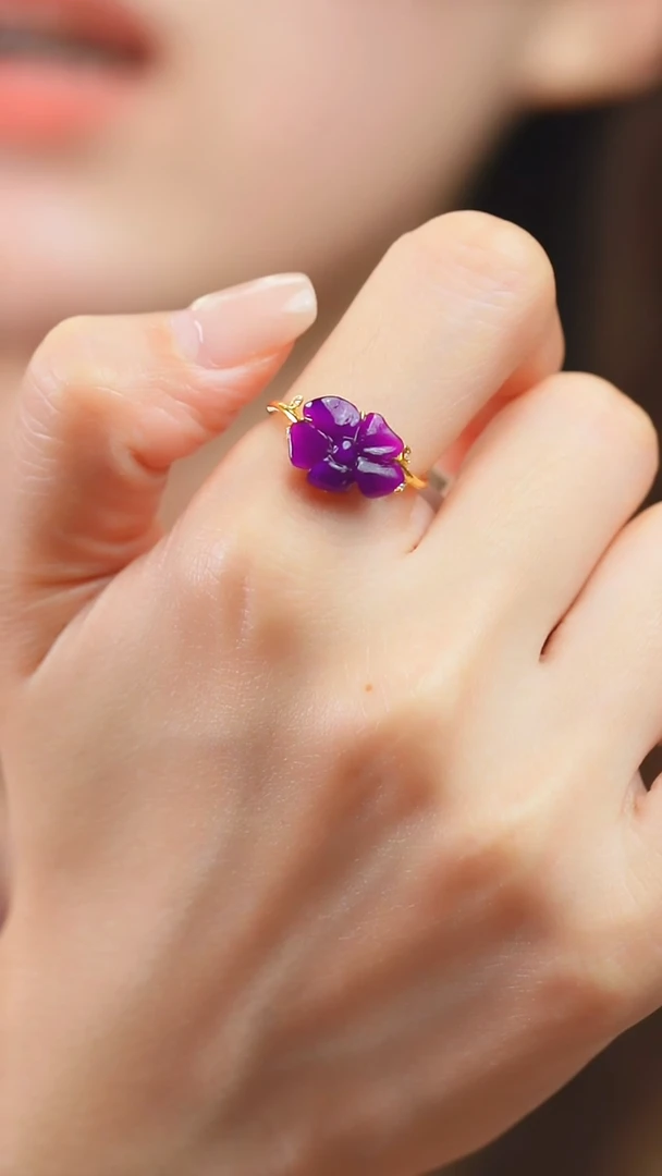 18K金镶嵌苏纪石（舒俱来）戒指222