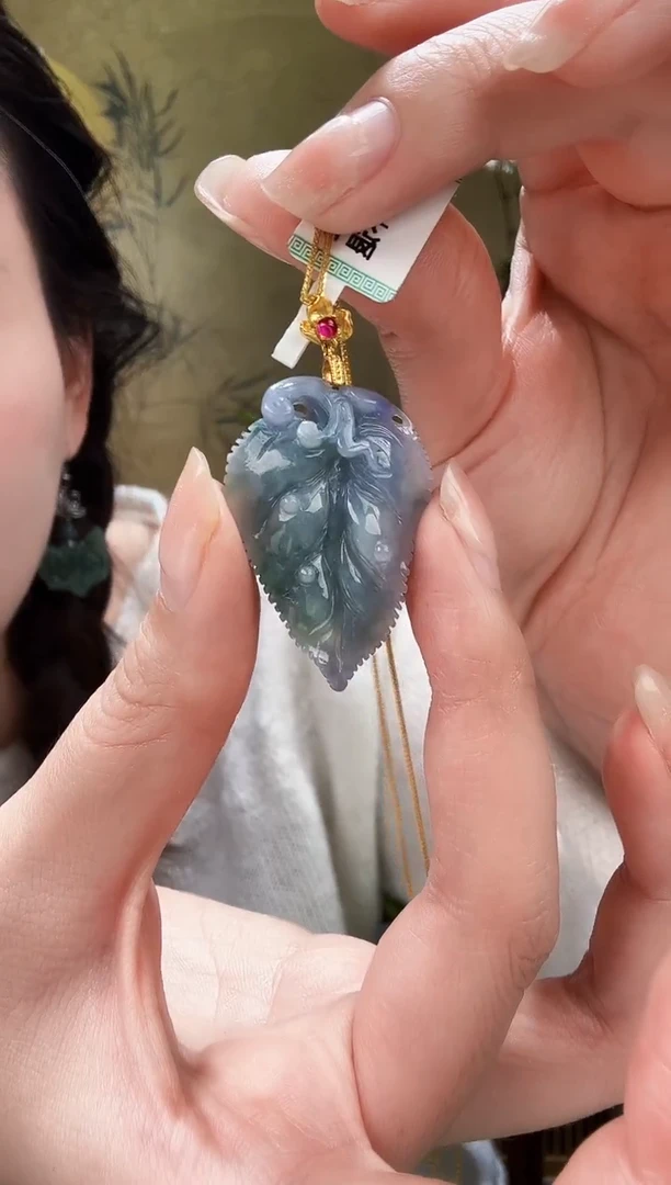 颈饰未镶嵌翡翠吊坠