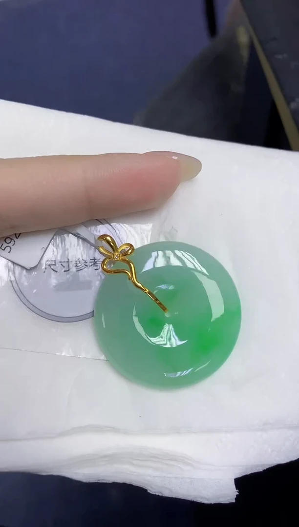 颈饰18K金镶嵌翡翠天然缅甸翡翠A货百元以上9元证书费自理