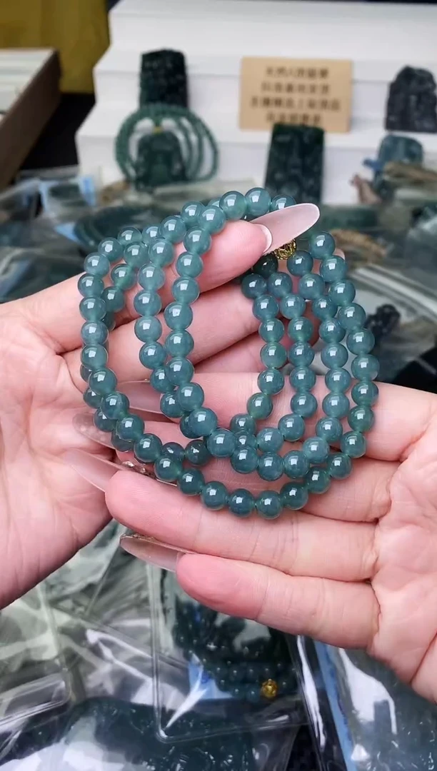 颈饰未镶嵌翡翠