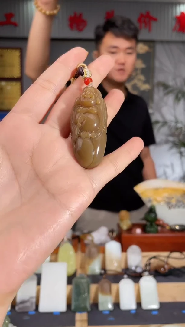 和田玉未镶嵌颈饰1
