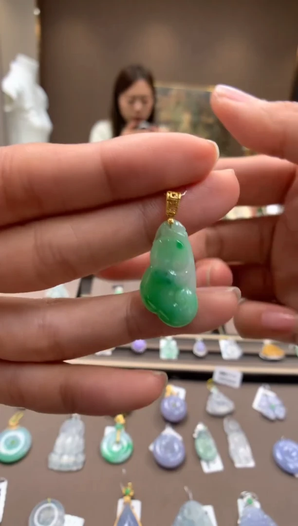 【闪购商品】翡翠颈饰18K金镶嵌如意