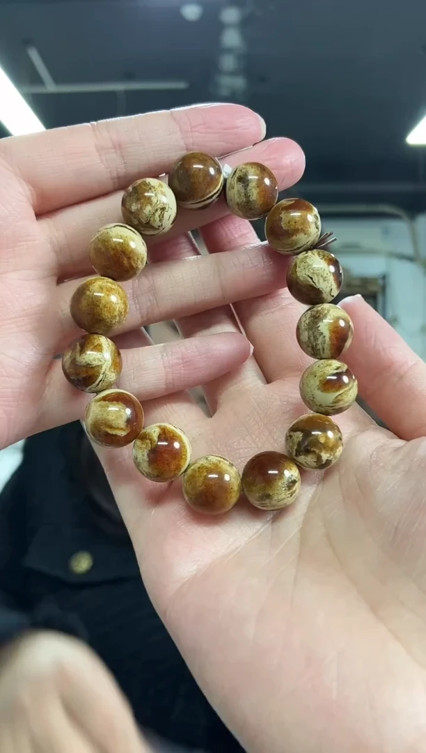 【闪购商品】琥珀（根珀）裸石未镶嵌多样性发其一颜色微差