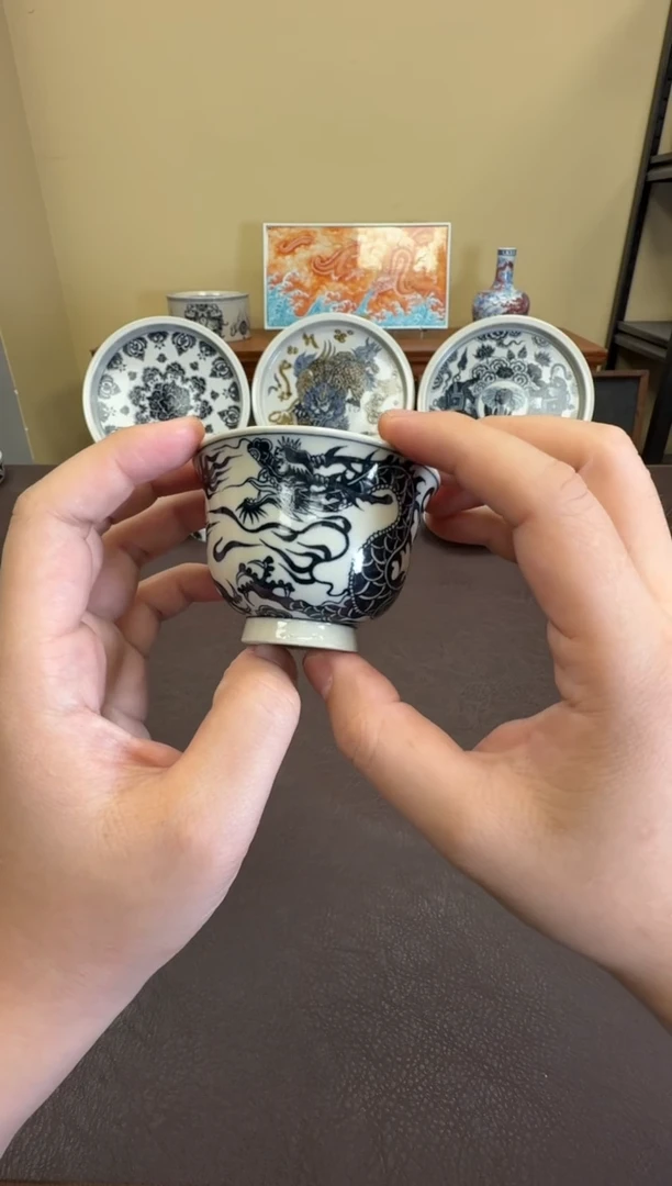 二号釉1351龙纹铃铛杯