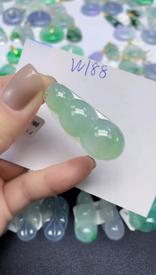 颈饰18K金镶嵌翡翠天然缅甸翡翠A货翡翠百元以上9元证书费自理