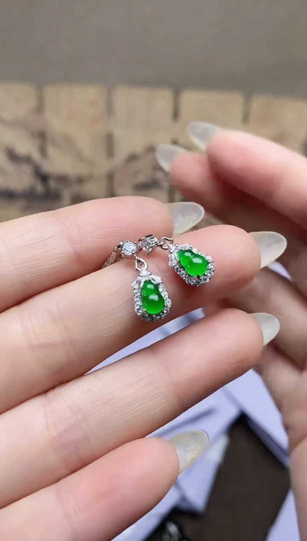 未镶嵌翡翠耳饰天然翡翠