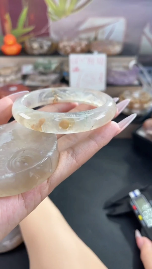 未镶嵌手镯石英质玉57