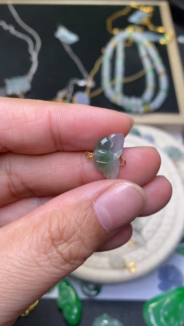 颈饰18K金镶嵌翡翠净货1170
