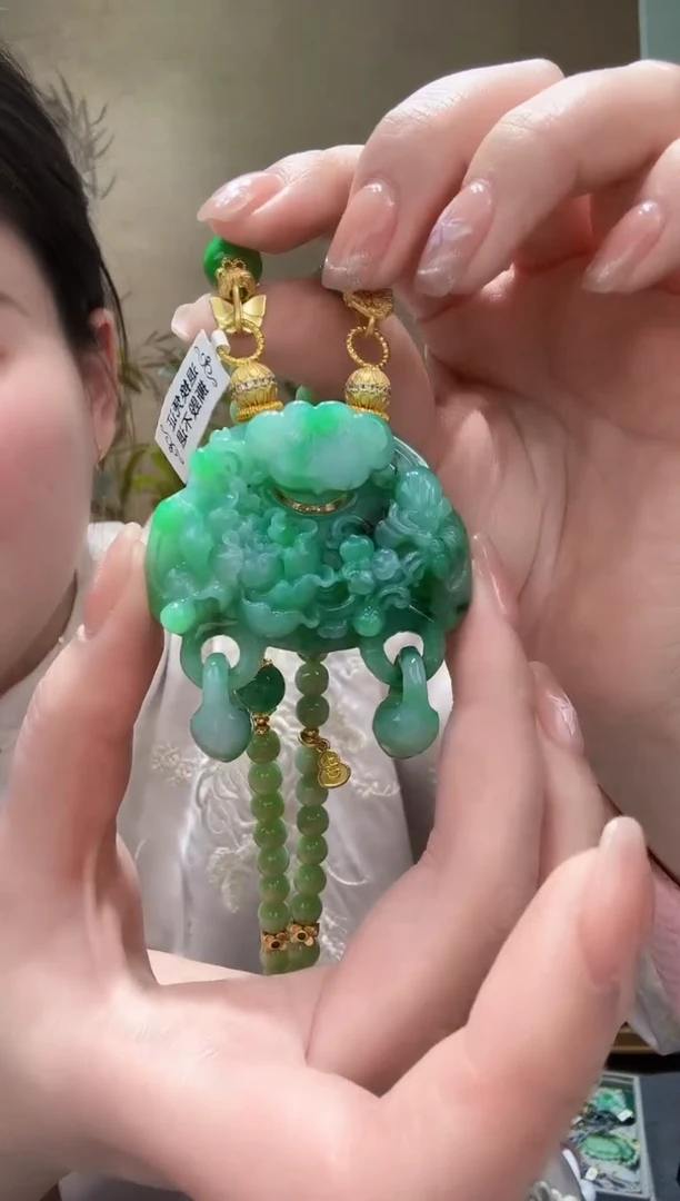 【闪购商品】翡翠颈饰未镶嵌吊坠
