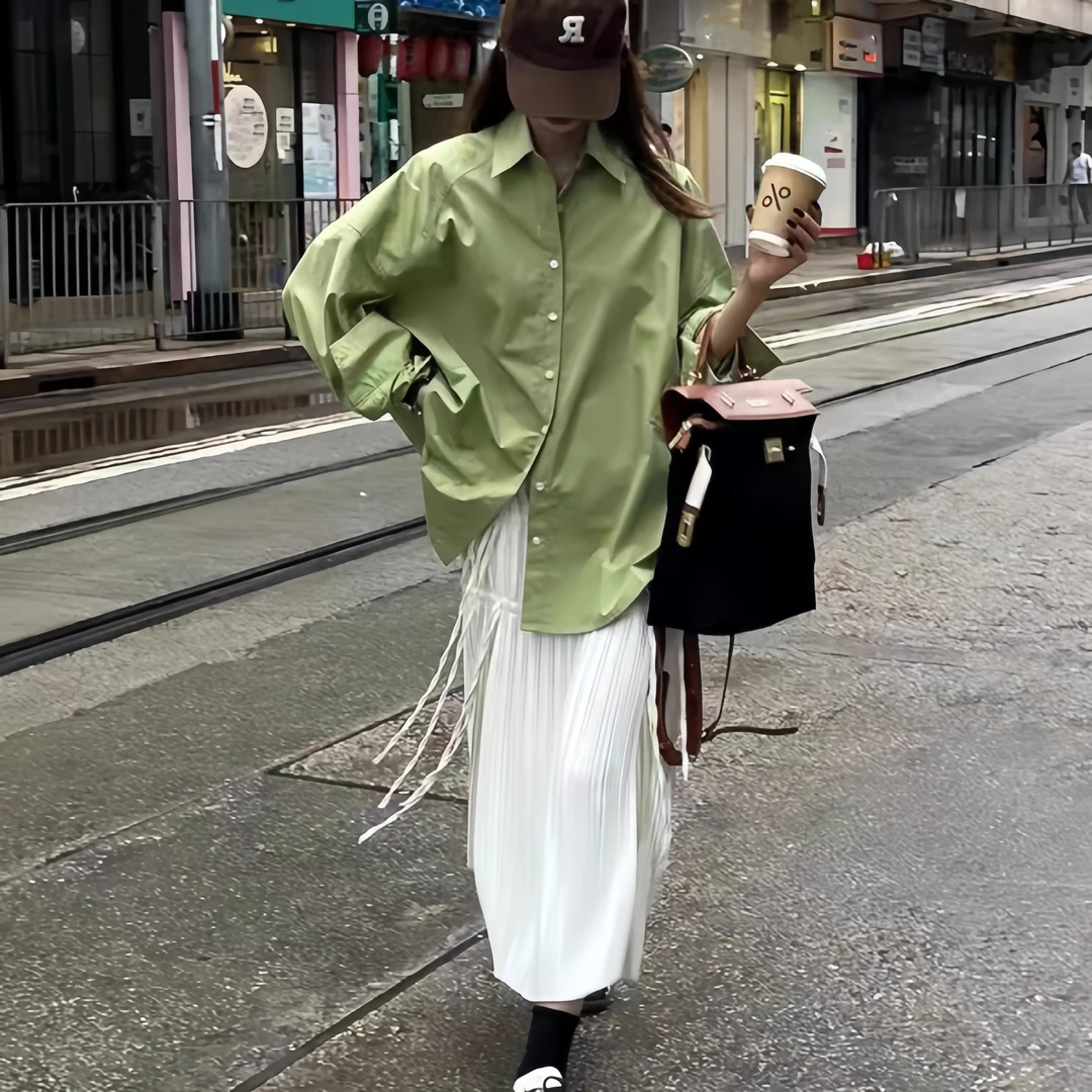 清新草绿衬衣+设计感开叉白色半身裙春夏新款港风休闲两件套装女