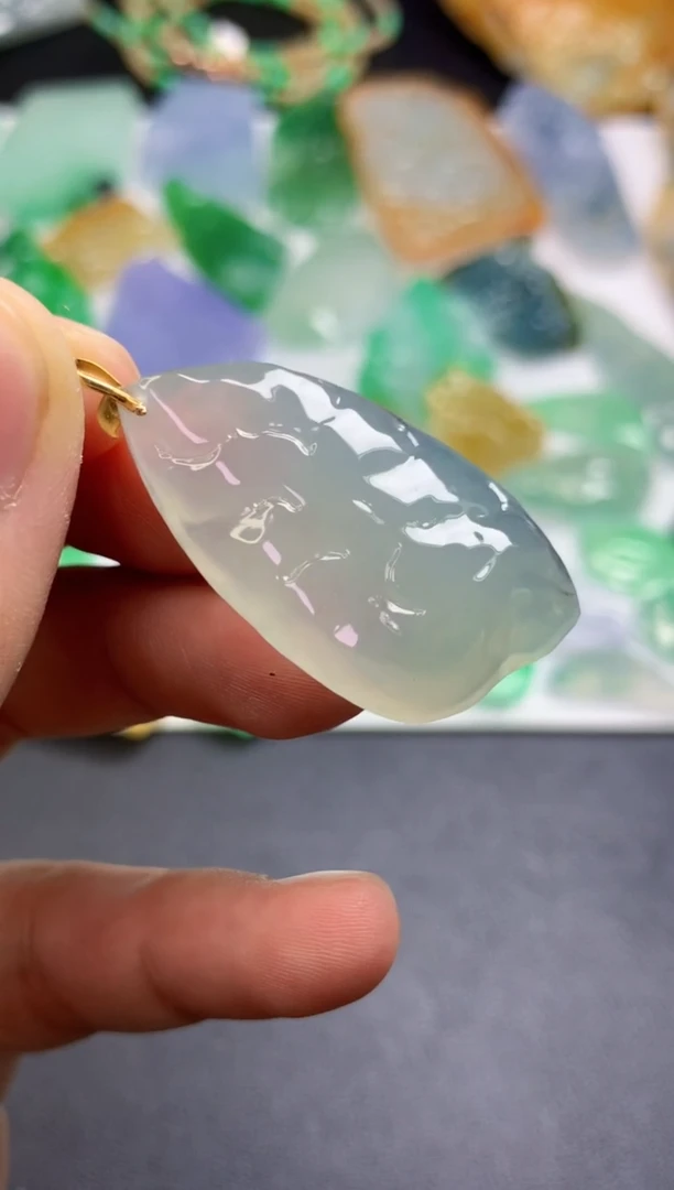 颈饰未镶嵌翡翠