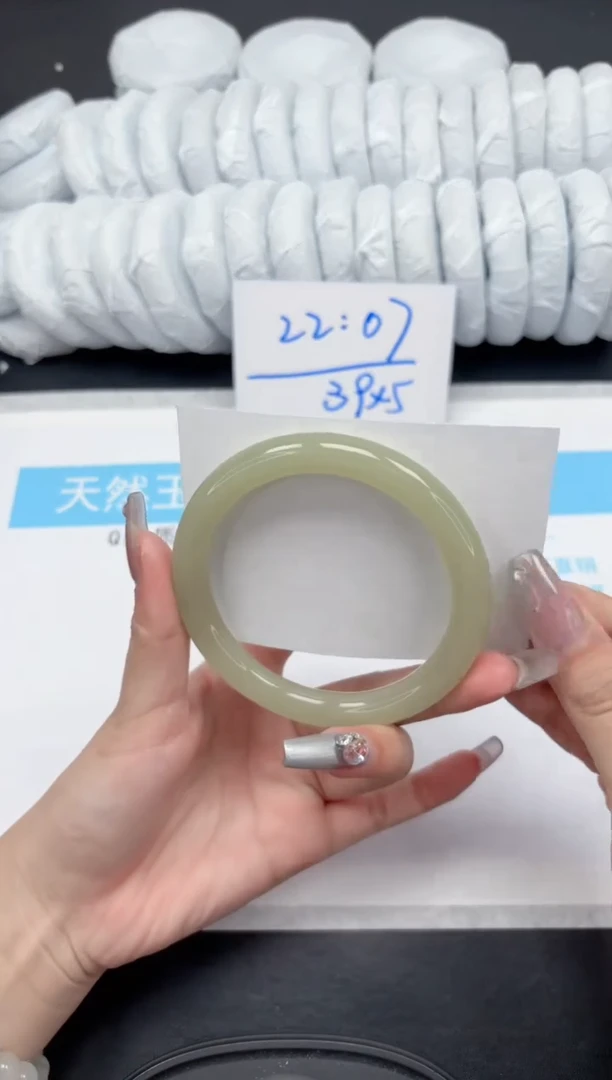 【闪购商品】石英质玉手镯未镶嵌13-63.5