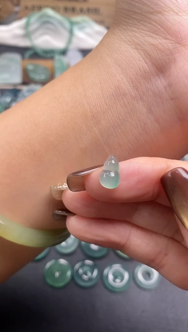 颈饰未镶嵌翡翠葫芦