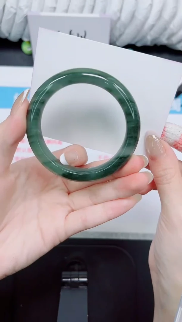 石英质玉手镯未镶嵌127