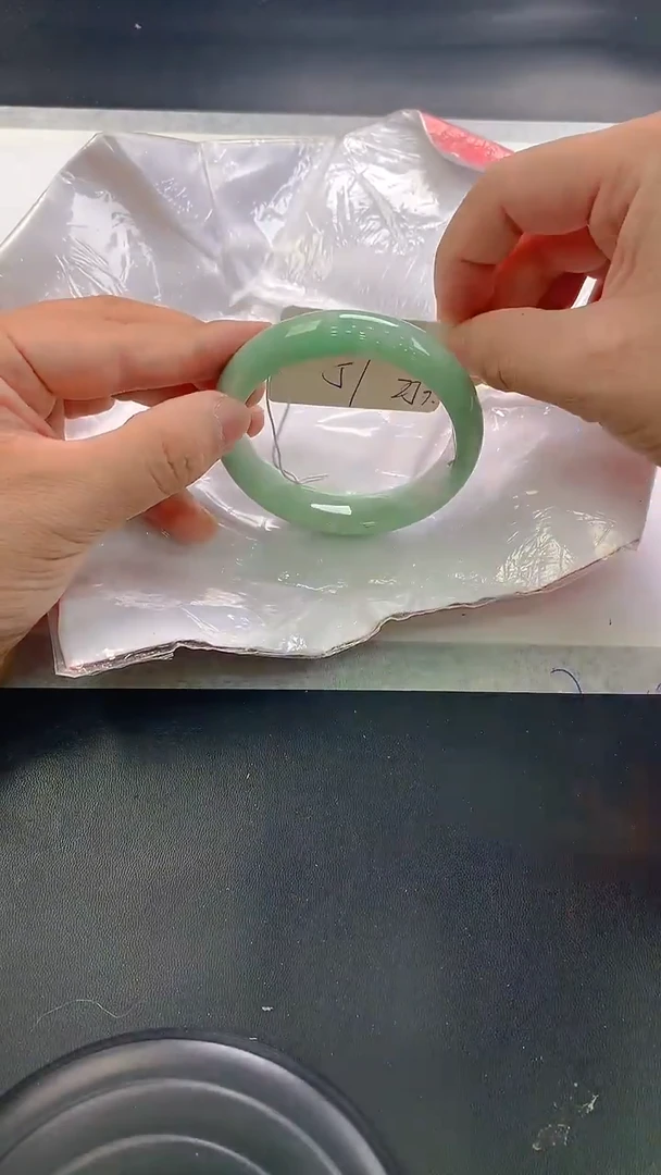 未镶嵌手镯翡翠253