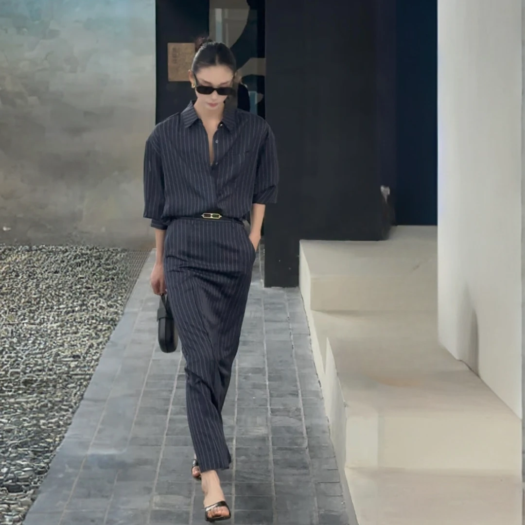 秋季新款穿搭一整套高级感气质超好看深蓝色条纹衬衫半身裙两件套