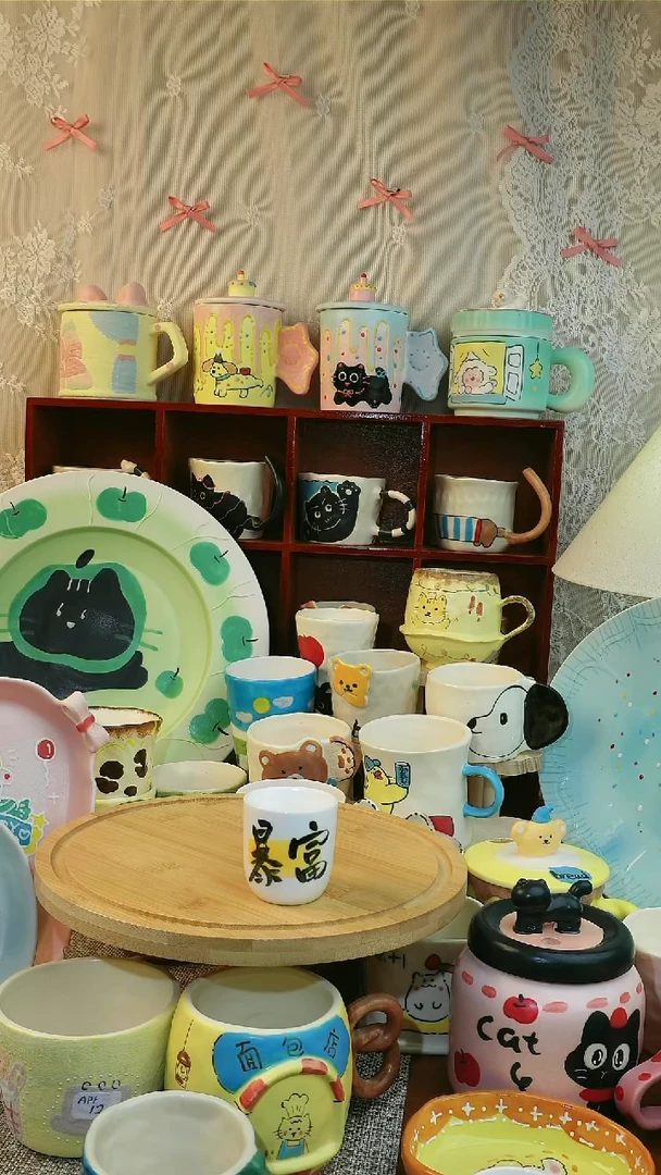 瓷嘿*?丫头的黄色暴富杯子