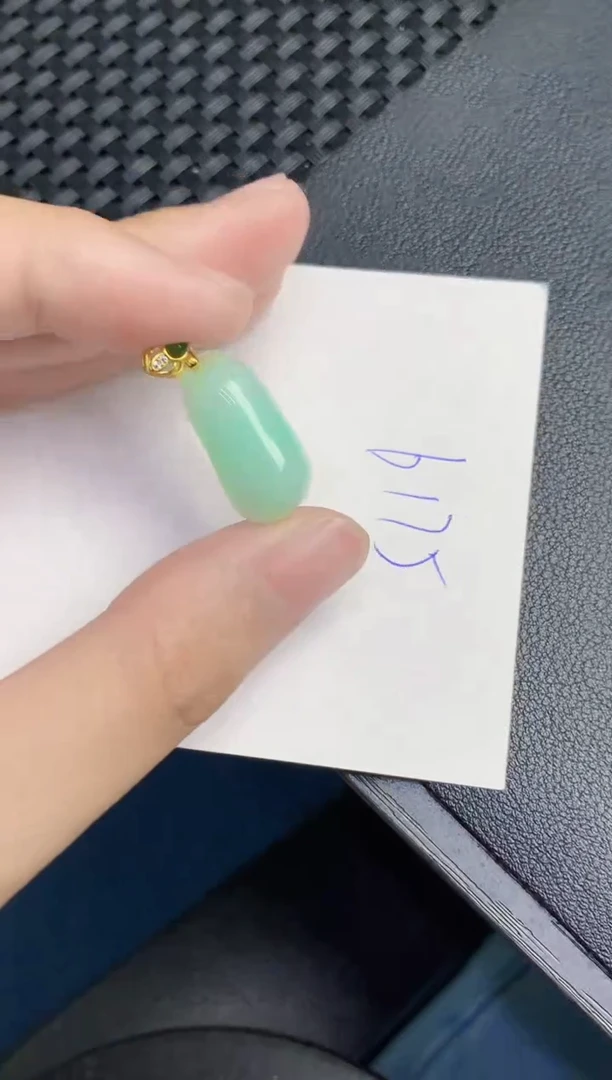 翡翠未镶嵌颈饰天然翡翠緬甸A貨